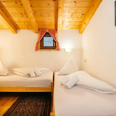 Taverne Apartment *